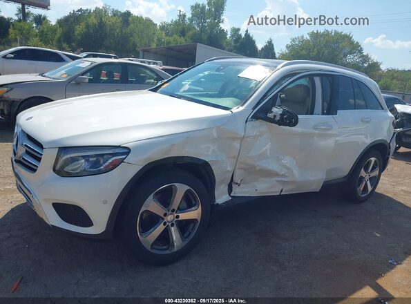 WDC0G4KB6HF148108 2017 MERCEDES-BENZ GLC 300 White Widok wnętrza 360 stopni