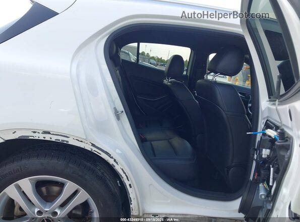 WDCTG4EB1LU025622 2020 MERCEDES-BENZ GLA 250 White Widok naklejki z numerem VIN