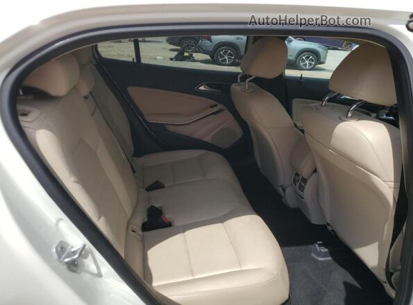 WDCTG4EB3JJ432551 2018 MERCEDES-BENZ GLA White 