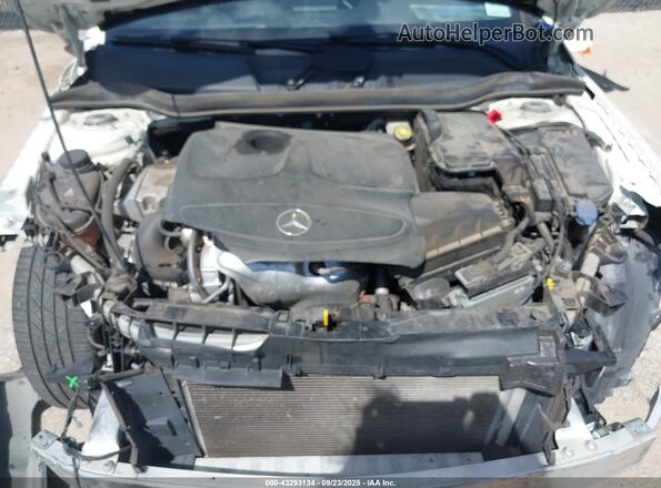 WDCTG4EB8JJ456070 2018 MERCEDES-BENZ GLA 250 White Rear view