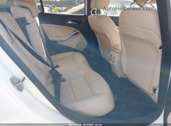 WDCTG4EB9KJ550251 2019 MERCEDES-BENZ GLA 250 White Widok naklejki z numerem VIN