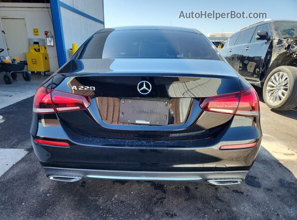 WDD3G4EB7KW020942 2019 MERCEDES-BENZ A Black უკანა ხედი