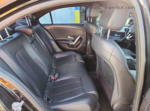 WDD3G4EB7KW020942 2019 MERCEDES-BENZ A Black უკანა სავარძლების ხედი
