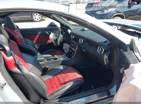 WDDPK6GAXJF149577 2018 MERCEDES-BENZ SLC Silver Սալոնի դիմացի տեսք