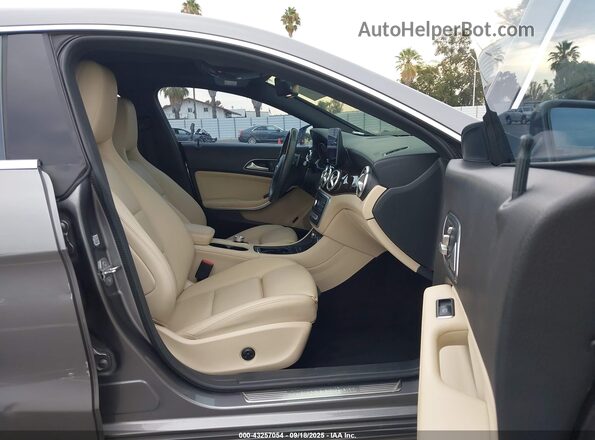 WDDSJ4EB7KN770022 2019 MERCEDES-BENZ CLA 250 Gray Вид салону спереду