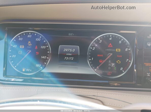 WDDUG8FB6HA340902 2017 MERCEDES-BENZ S-CLASS White Vista de los asientos traseros