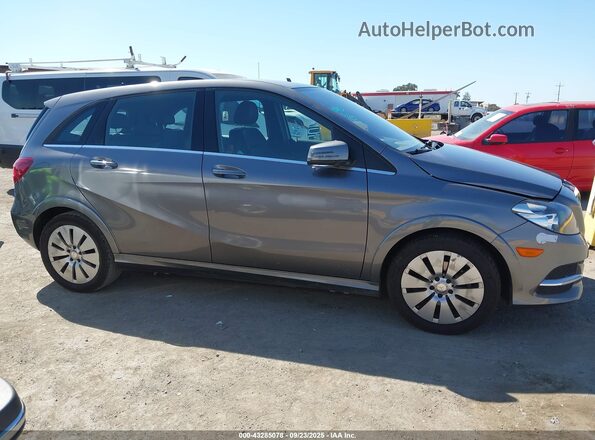 WDDVP9AB7HJ012289 2017 MERCEDES-BENZ B 250E Gray Вид задньої частини салону