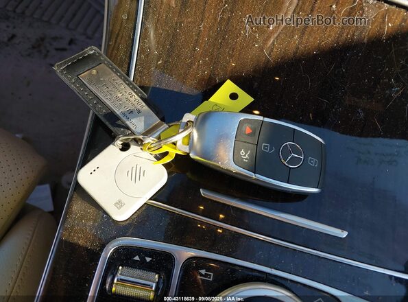 WDDWK8EB3LF973894 2020 MERCEDES-BENZ C-CLASS Red Առջևի վահանակի տեսք
