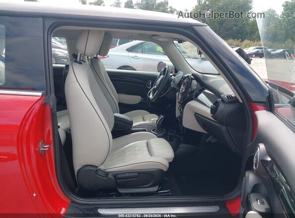 WMW33DH00N2R91581 2022 MINI HARDTOP Red Front interior view