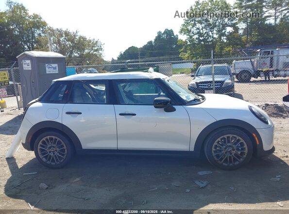 WMW43GD06S2X37266 2025 MINI HARDTOP White Rear interior view