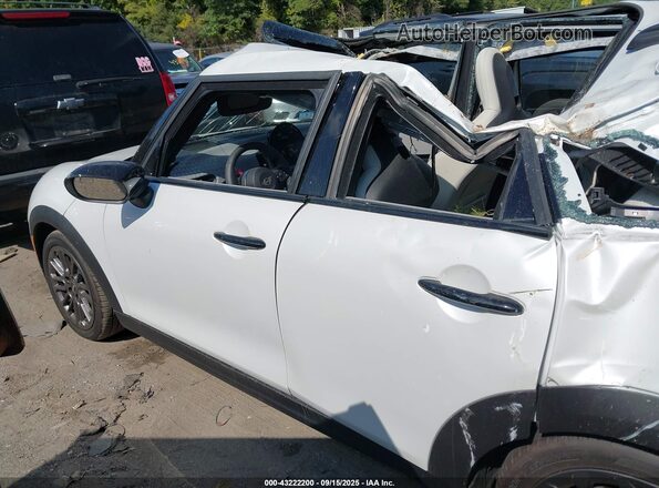 WMW43GD06S2X37266 2025 MINI HARDTOP White 360 interior view