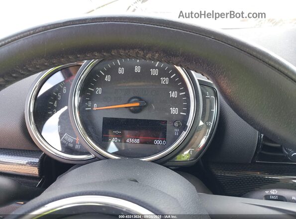 WMWLU5C58J2G03211 2018 MINI CLUBMAN Blue Rear seats view