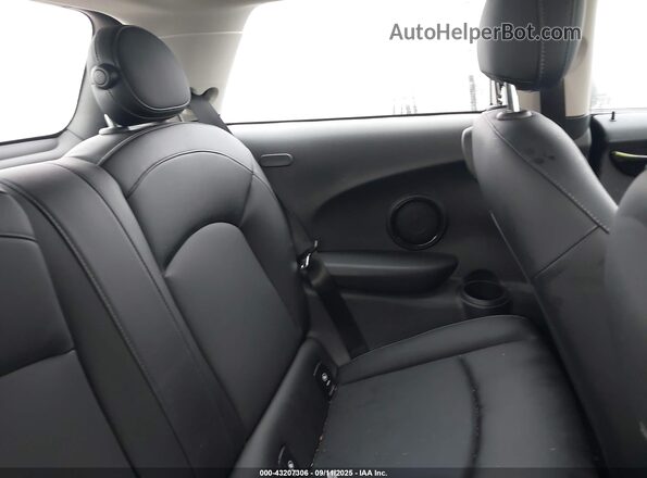 WMWXR3C03M2N03644 2021 MINI COOPER Brown Widok naklejki z numerem VIN