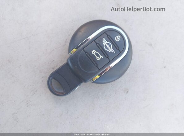 WMWXU7C03L2L42443 2020 MINI HARDTOP Blue Dashboard view
