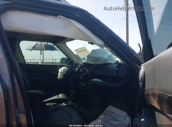 WMZYS7C57K3J04922 2019 MINI COUNTRYMAN Silver Widok wnętrza z przodu
