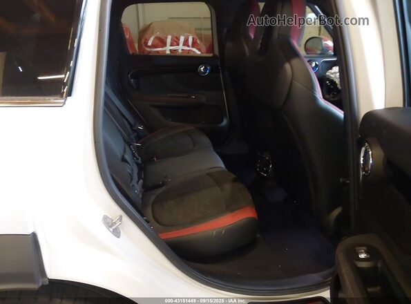 WMZYV9C50K3F03063 2019 MINI COOPER Белый Вид наклейки с VIN-кодом