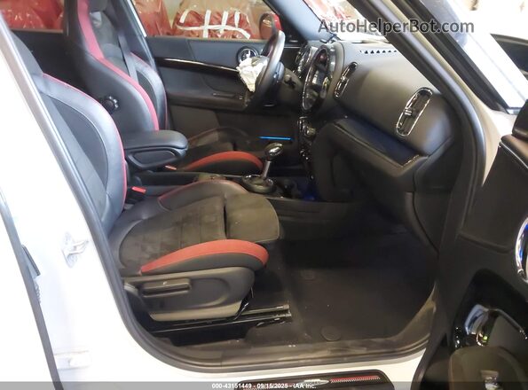 WMZYV9C50K3F03063 2019 MINI COOPER Белый Вид салона спереди