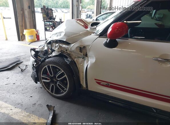 WMZYV9C50K3F03063 2019 MINI COOPER Белый Вид спереди
