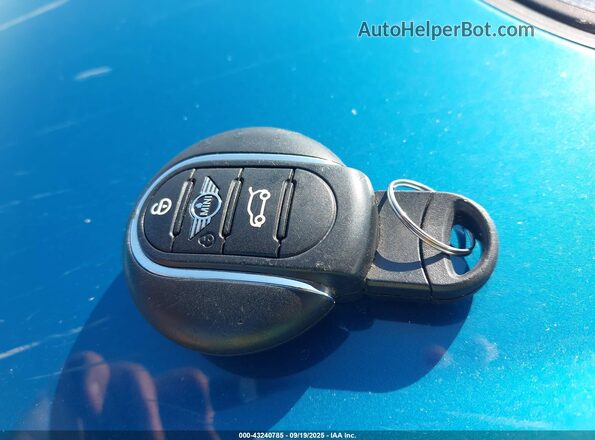 WMZYW5C09L3L09317 2020 MINI COUNTRYMAN Blue Vista del salpicadero