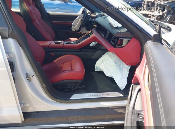 WP0AB2Y12NSA45933 2022 PORSCHE TAYCAN Silver Widok wnętrza z przodu