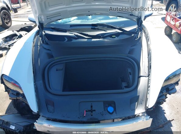 WP0AB2Y12NSA45933 2022 PORSCHE TAYCAN Silver Widok z tyłu