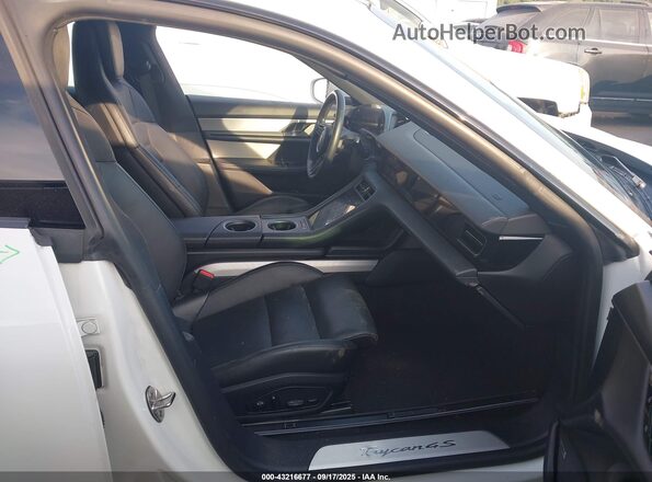 WP0AB2Y16LSA52431 2020 PORSCHE TAYCAN White Vista interior delantera