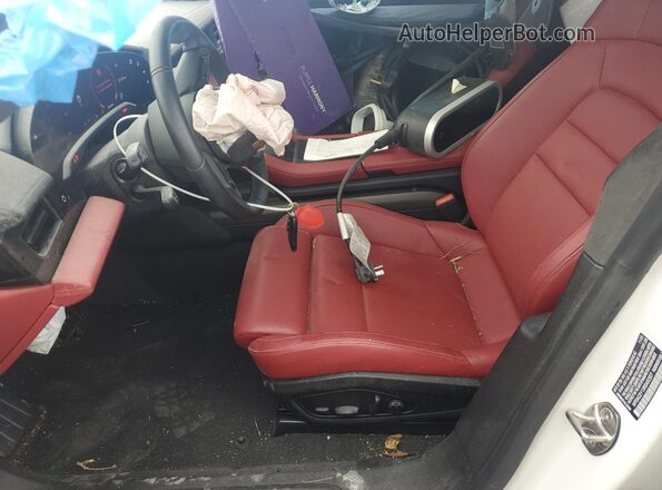WP0AC2Y13RSA52327 2024 PORSCHE TAYCAN White Widok wnętrza z przodu