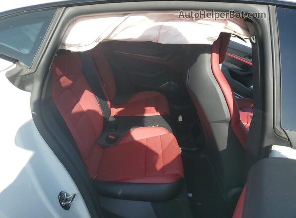 WP0AC2Y13RSA52327 2024 PORSCHE TAYCAN White Widok tylnych siedzeń