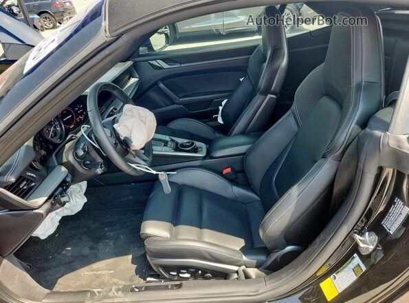 WP0CB2A96LS262615 2020 PORSCHE 911 Black Front interior view