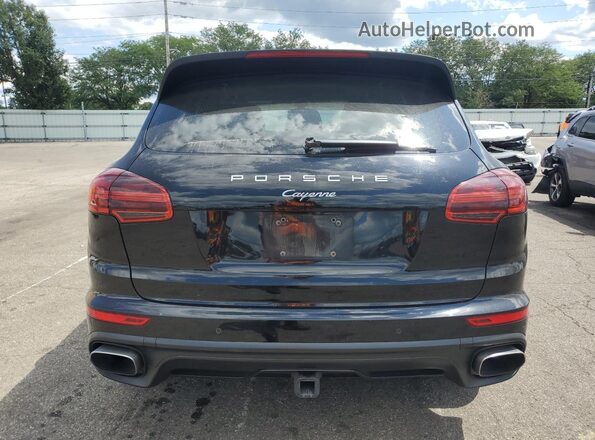 WP1AA2A24HKA80687 2017 PORSCHE CAYENNE Черный 