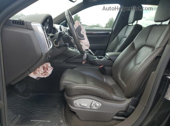 WP1AA2A24HKA80687 2017 PORSCHE CAYENNE Черный 