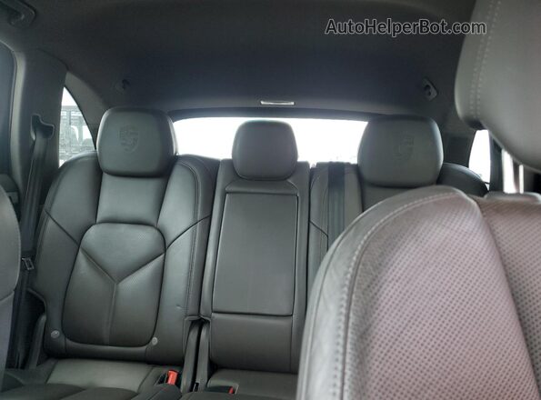 WP1AA2A24HKA80687 2017 PORSCHE CAYENNE Черный 