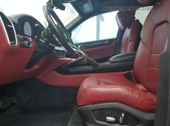 WP1AA2AY4MDA00727 2021 PORSCHE CAYENNE Синий Вид салона спереди