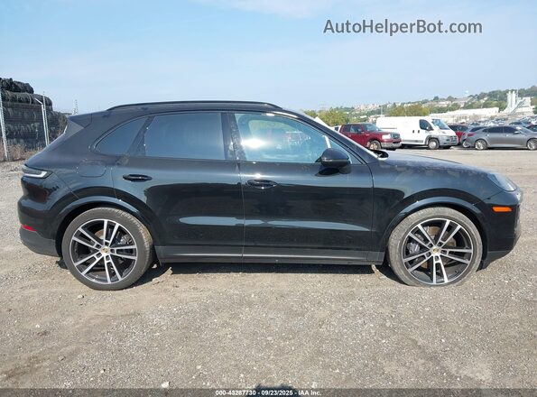 WP1AA2AY4RDA00315 2024 PORSCHE CAYENNE Black Սալոնի հետևի տեսք
