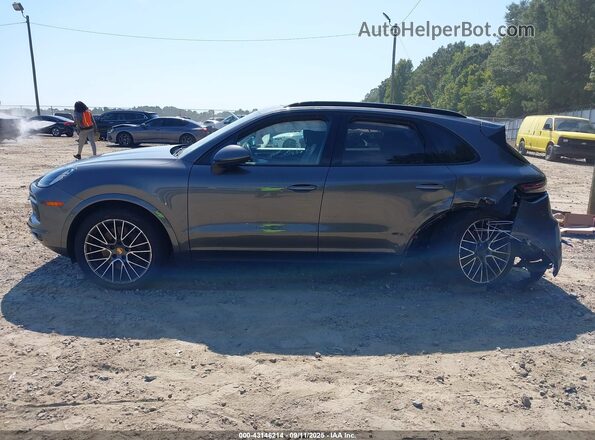 WP1AA2AY9PDA07838 2023 PORSCHE CAYENNE Gray Widok wnętrza 360 stopni