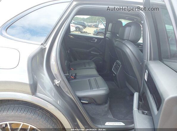 WP1AB2AY4MDA28024 2021 PORSCHE CAYENNE Серый Вид наклейки с VIN-кодом