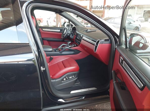 WP1AB2AY7MDA27076 2021 PORSCHE CAYENNE Черный Вид салона спереди