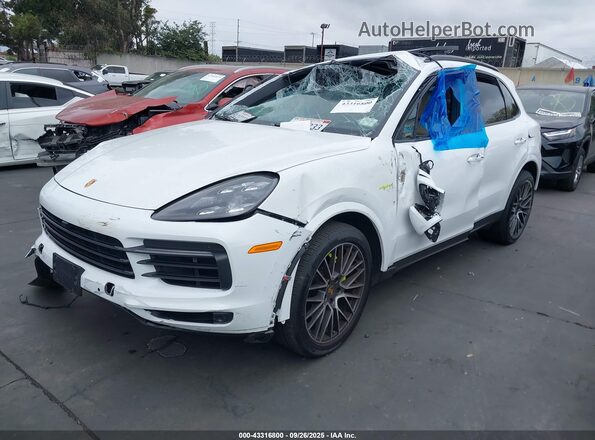 WP1AE2AY2MDA24187 2021 PORSCHE CAYENNE Белый Передняя левая четверть