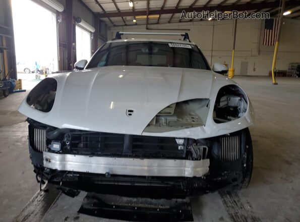 WP1AG2A51JLB65415 2018 PORSCHE MACAN Белый 