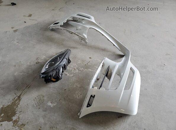 WP1AG2A51JLB65415 2018 PORSCHE MACAN Белый 
