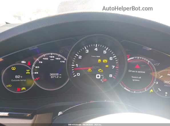 WP1BA2AY9MDA41942 2021 PORSCHE CAYENNE Black Widok tylnych siedzeń