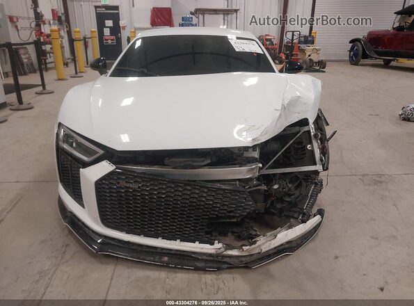 WUABAAFX1J7901910 2018 AUDI R8 White Dashboard view