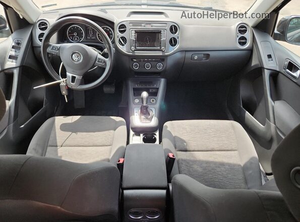 WVGAV7AX1JK005655 2018 VOLKSWAGEN TIGUAN Black 