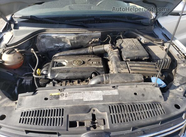 WVGAV7AX8HK036279 2017 VOLKSWAGEN TIGUAN Silver Widok komory silnika