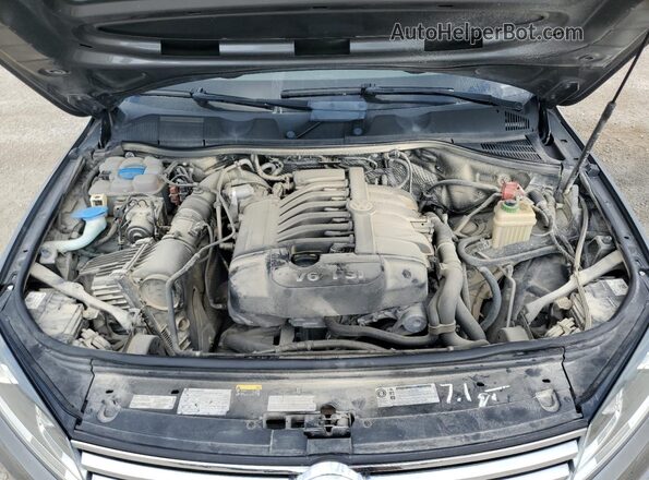 WVGRF7BP3HD002656 2017 VOLKSWAGEN TOUAREG Серый Вид подкапотного пространства