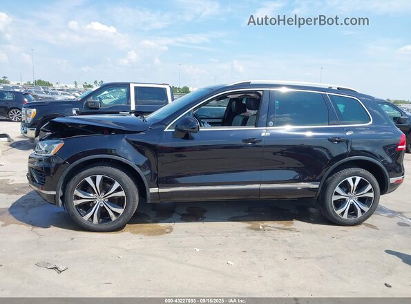 WVGRF7BP9HD003388 2017 VOLKSWAGEN TOUAREG Black Панорамний вид салону 360°