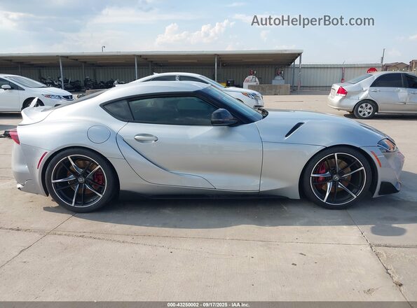 WZ1DB0C05NW049417 2022 TOYOTA GR SUPRA Silver Rear interior view