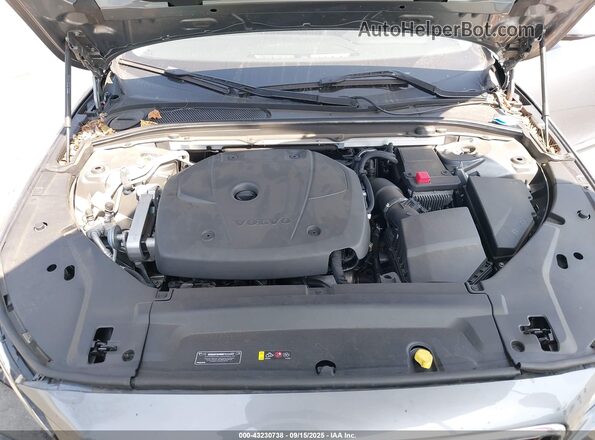 YV1102GL0J1063864 2018 VOLVO V90 Silver Widok z tyłu