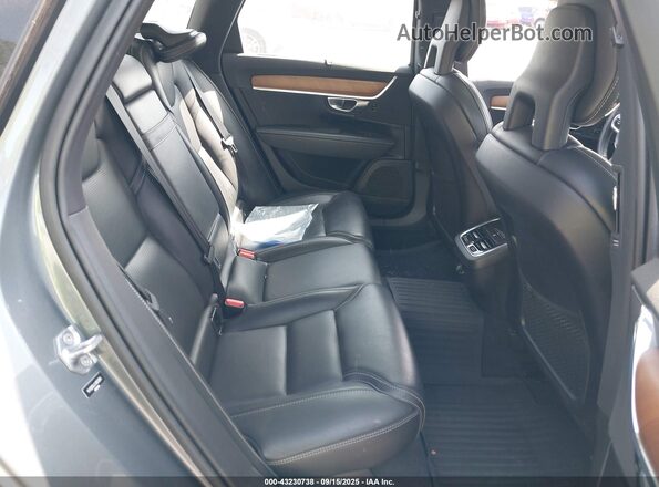 YV1102GL0J1063864 2018 VOLVO V90 Silver Widok naklejki z numerem VIN