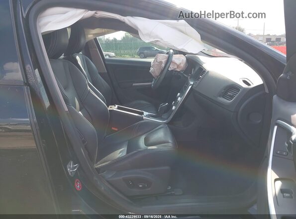 YV126MFL1J2467170 2018 VOLVO S60 Black Вид салону спереду